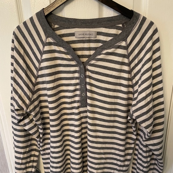 5 for $12. long sleeve Anne Klein comfy shirt - Picture 1 of 4